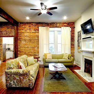  Holiday home 4 Bedroom Beauty In Historic Building United States